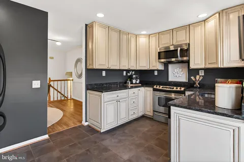 $725,000 | 104 South Wise Street, Arlington, VA 22204