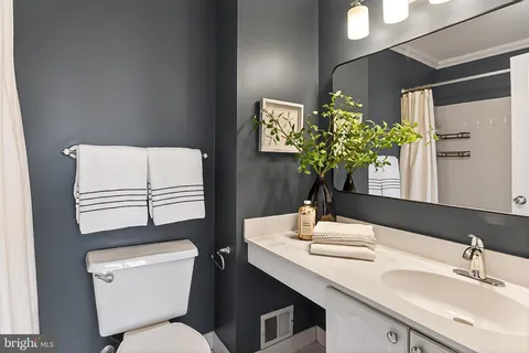 $725,000 | 104 South Wise Street, Arlington, VA 22204