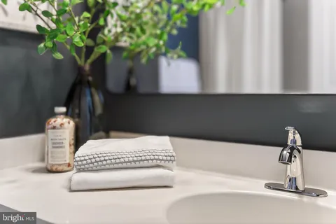 $725,000 | 104 South Wise Street, Arlington, VA 22204