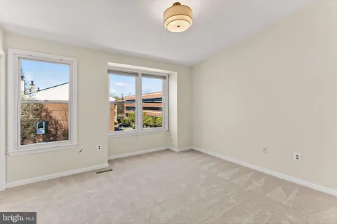 $725,000 | 104 South Wise Street, Arlington, VA 22204