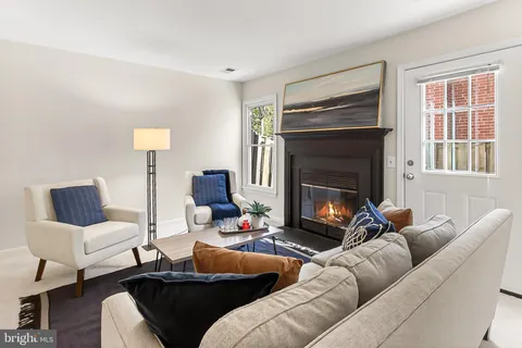 $725,000 | 104 South Wise Street, Arlington, VA 22204