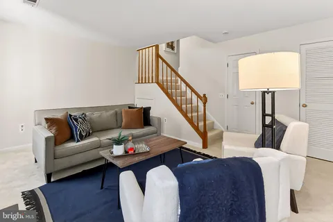 $725,000 | 104 South Wise Street, Arlington, VA 22204