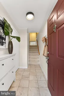 $725,000 | 104 South Wise Street, Arlington, VA 22204