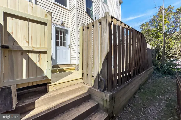 $725,000 | 104 South Wise Street, Arlington, VA 22204