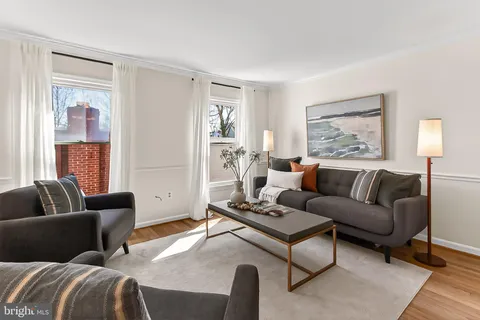 $725,000 | 104 South Wise Street, Arlington, VA 22204