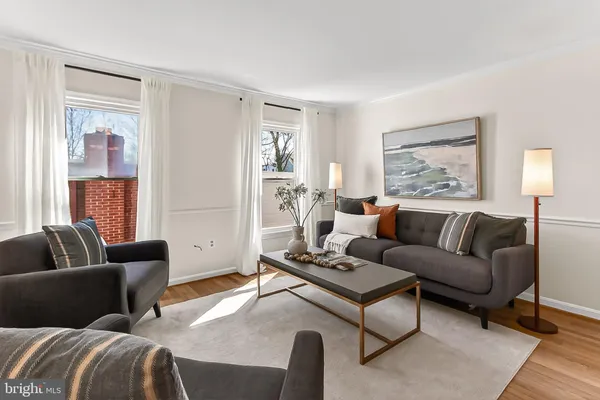 $725,000 | 104 South Wise Street, Arlington, VA 22204