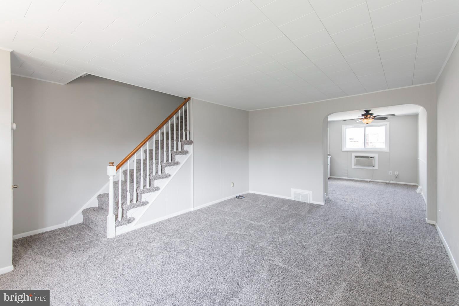 831 Grant Road Folcroft, PA 19032 - Photo 3 of 26
