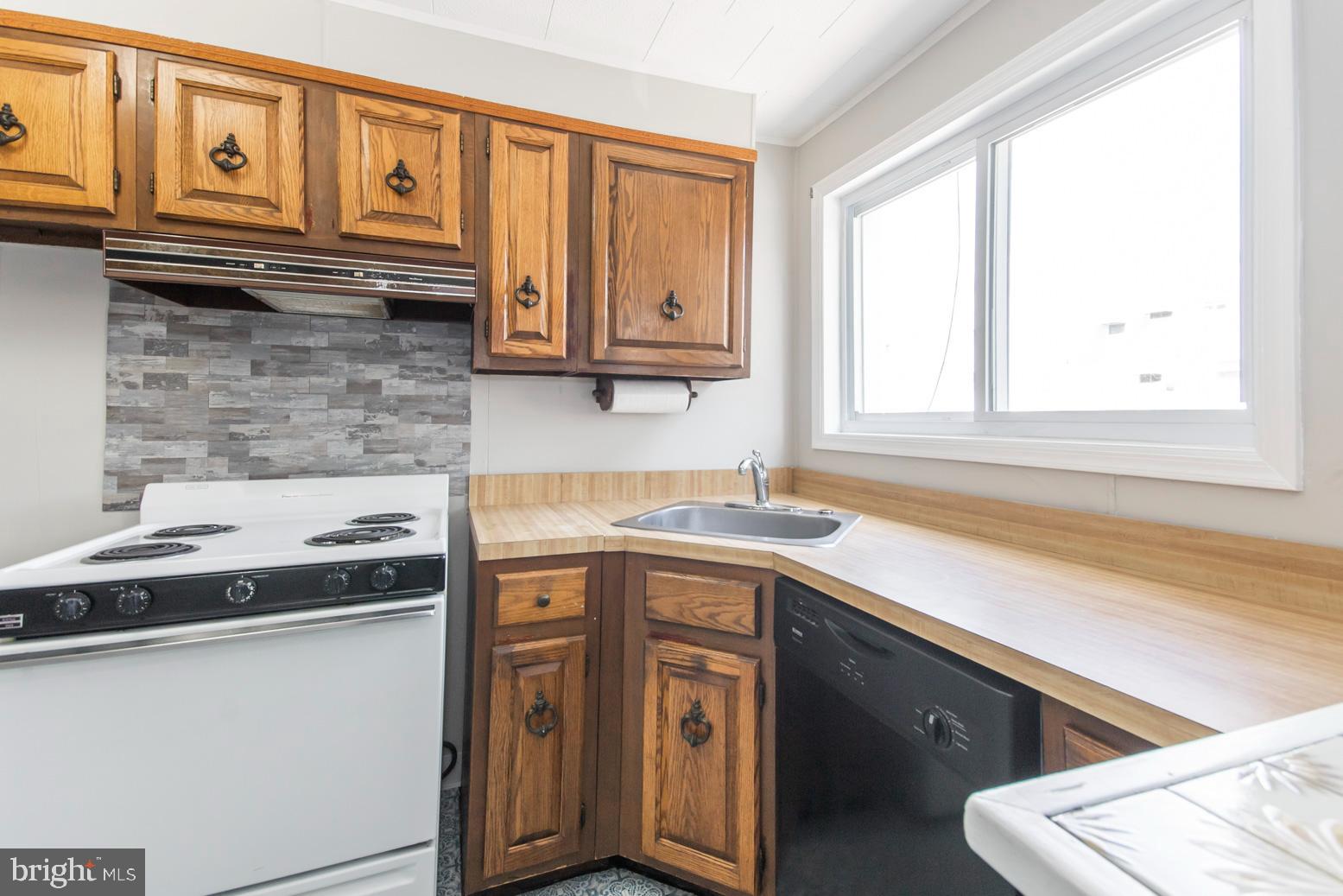 831 Grant Road Folcroft, PA 19032 - Photo 5 of 26