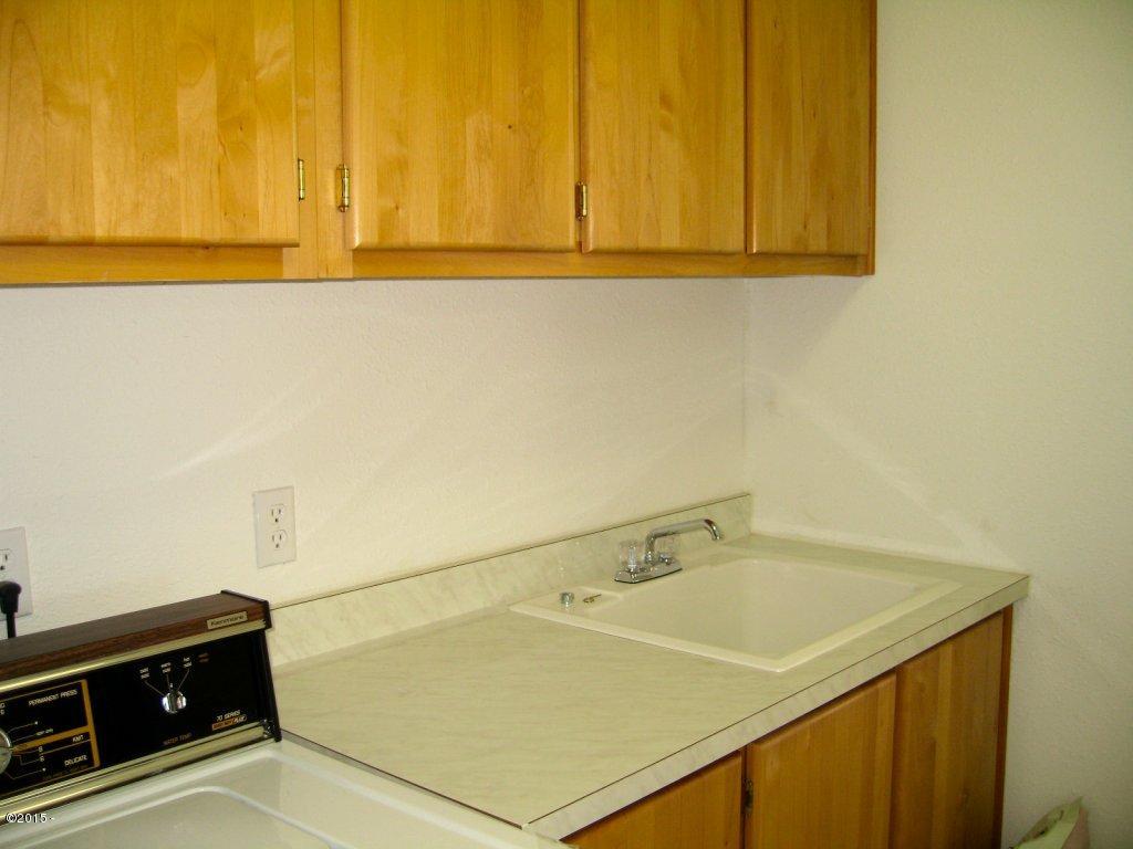 628 Northeast 57th Street Newport, OR 97365 - Photo 10 of 18 Laundry Room