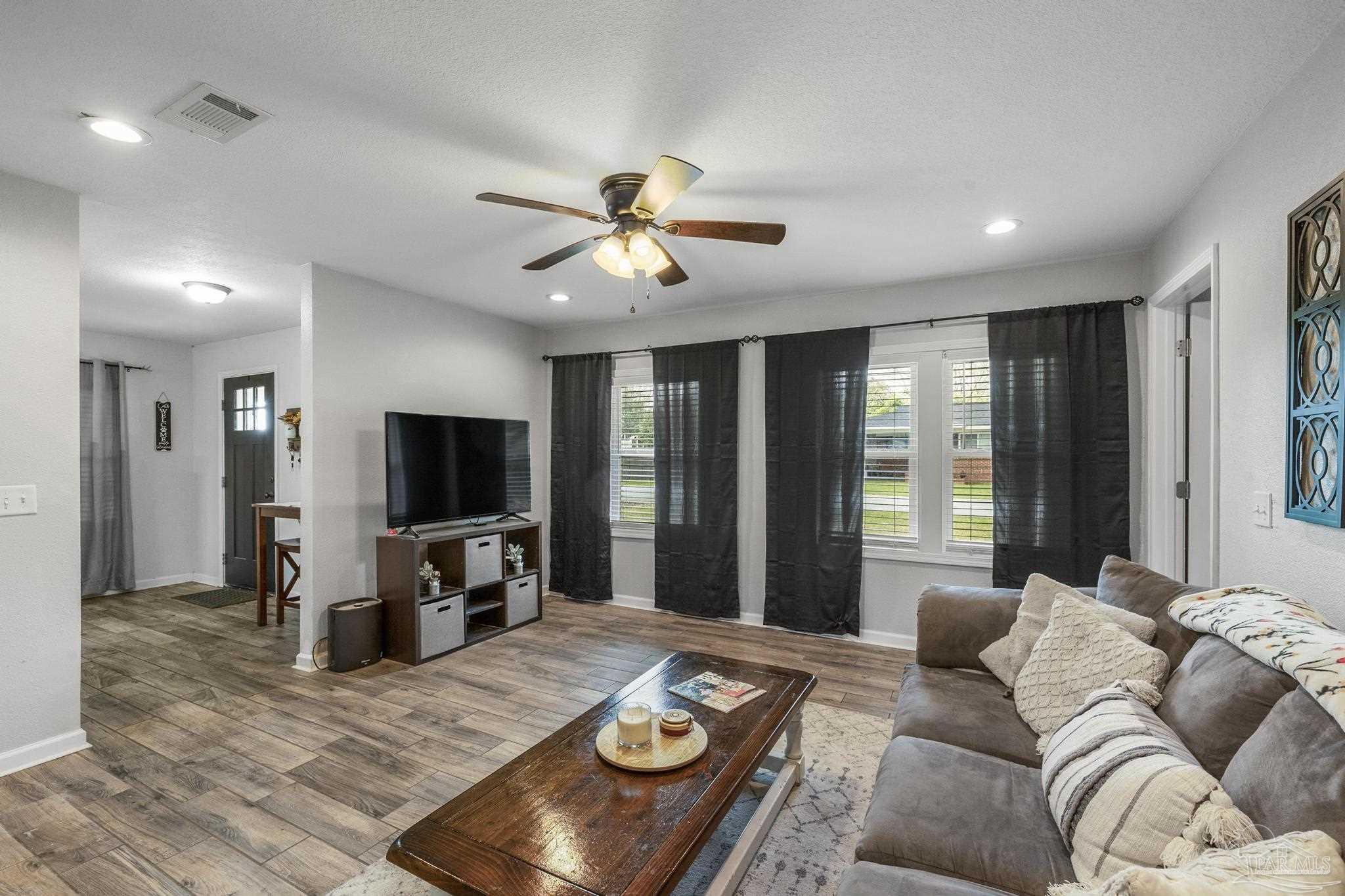 5320 Hutto Lane Jay, FL 32565 - Photo 8 of 16