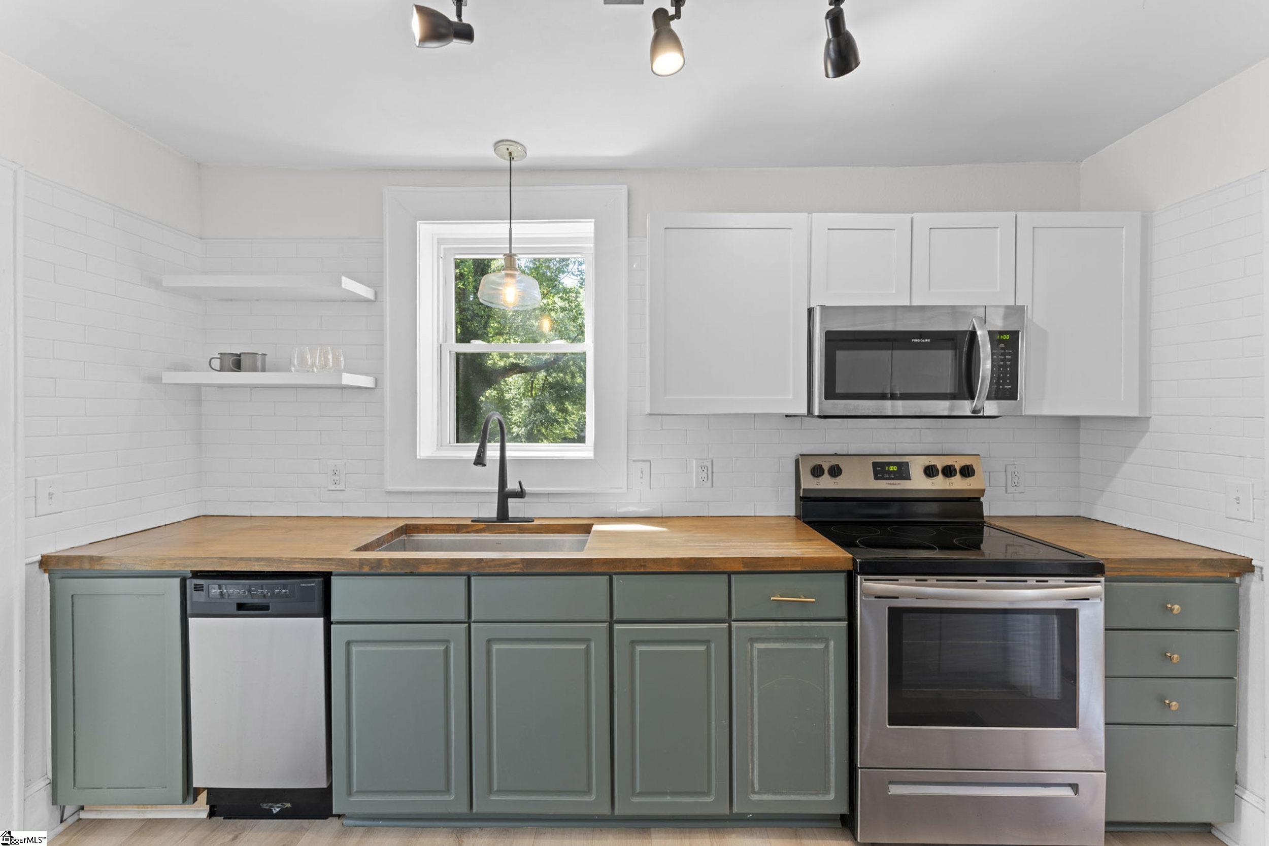 109 Ackley Road Greenville, SC 29607 - Photo 13 of 35