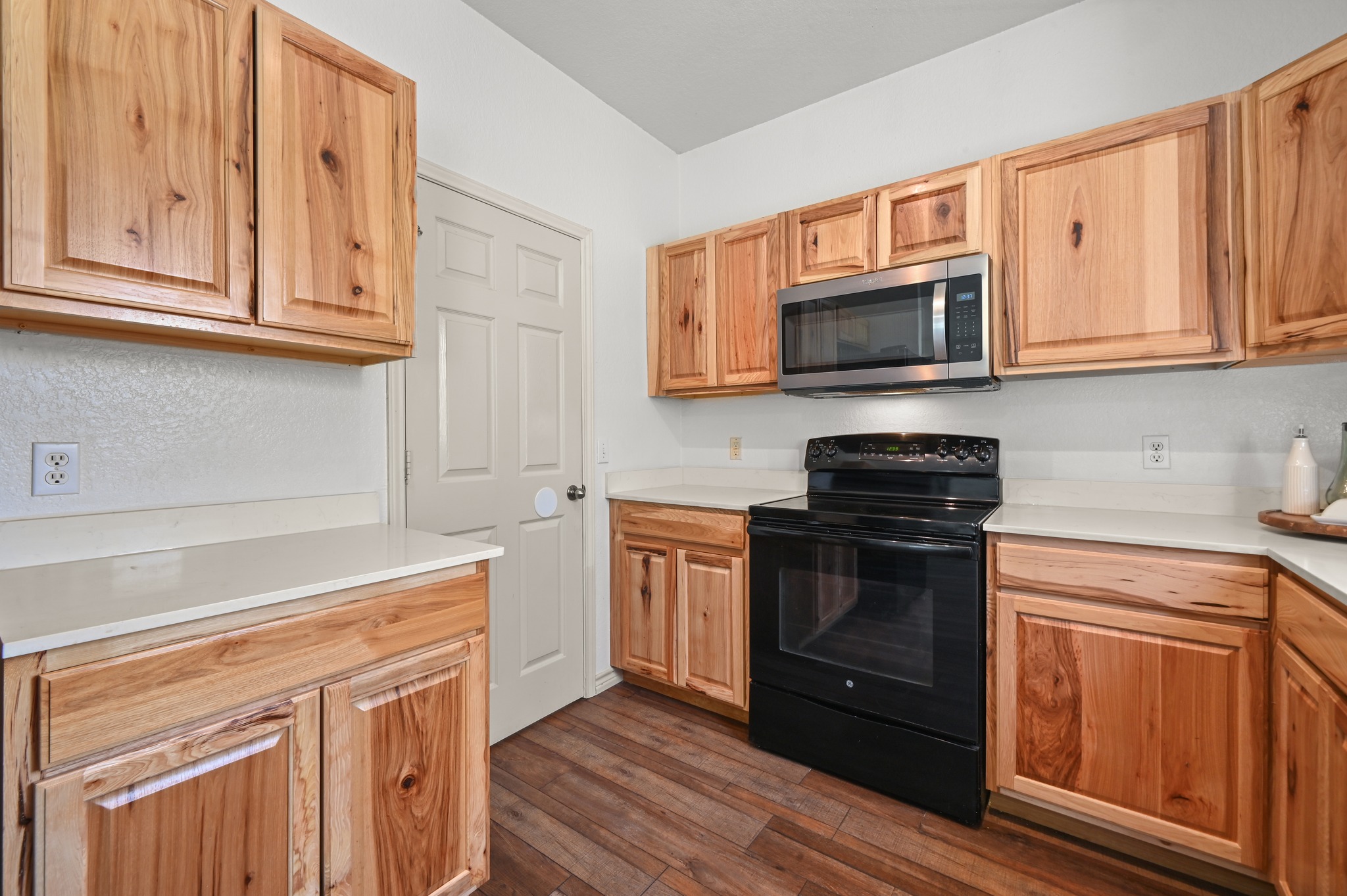 4584 Mather Kyle, TX 78640 - Photo 8 of 40 Kitchen, lots of cabinets space