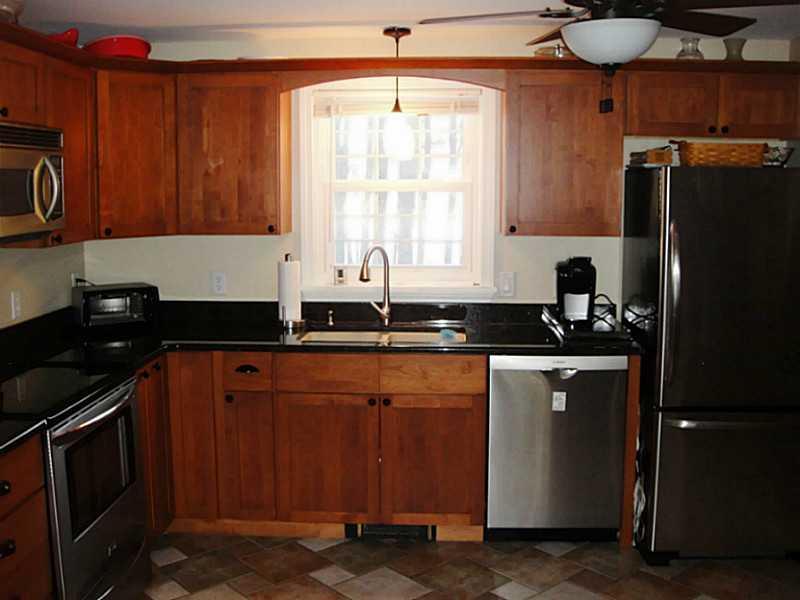 721 Main Street Readfield, ME 04355 - Photo 3 of 29 Kitchen.