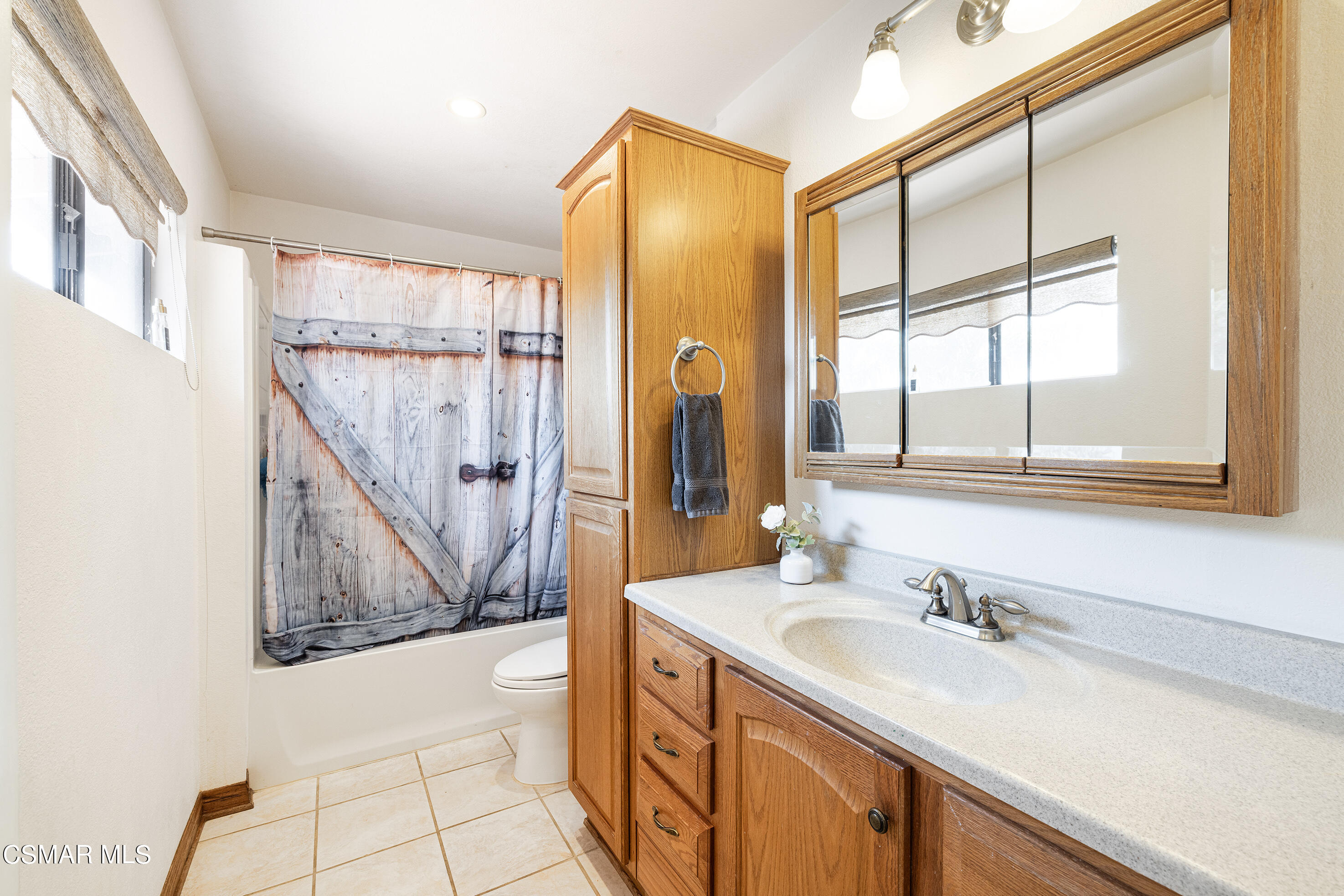 5620 Shoshone Street Simi Valley, CA 93063 - Photo 20 of 37 Shoshone19 (1)