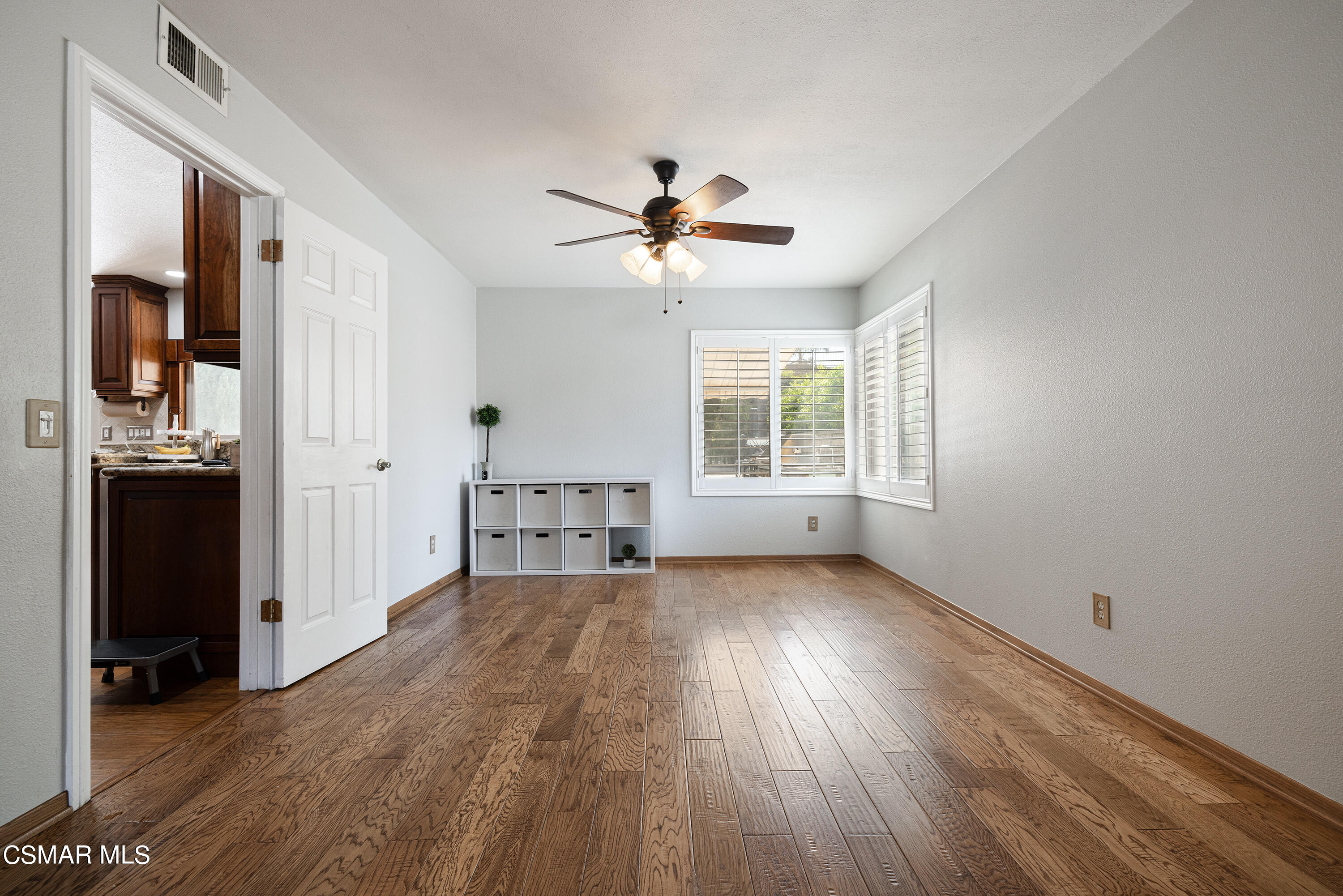 5620 Shoshone Street Simi Valley, CA 93063 - Photo 10 of 37 Shoshone6 (1)