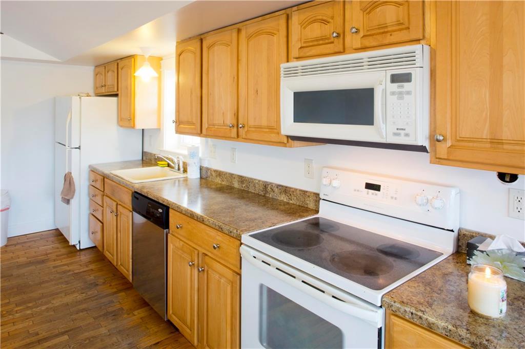 8 Gould Road Orono, ME 04473 - Photo 5 of 21 All appliances included