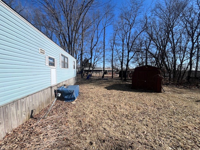 2795 East 28th Road Marseilles, IL 61341 - Photo 5 of 22 a backyard of a house with table and chairs