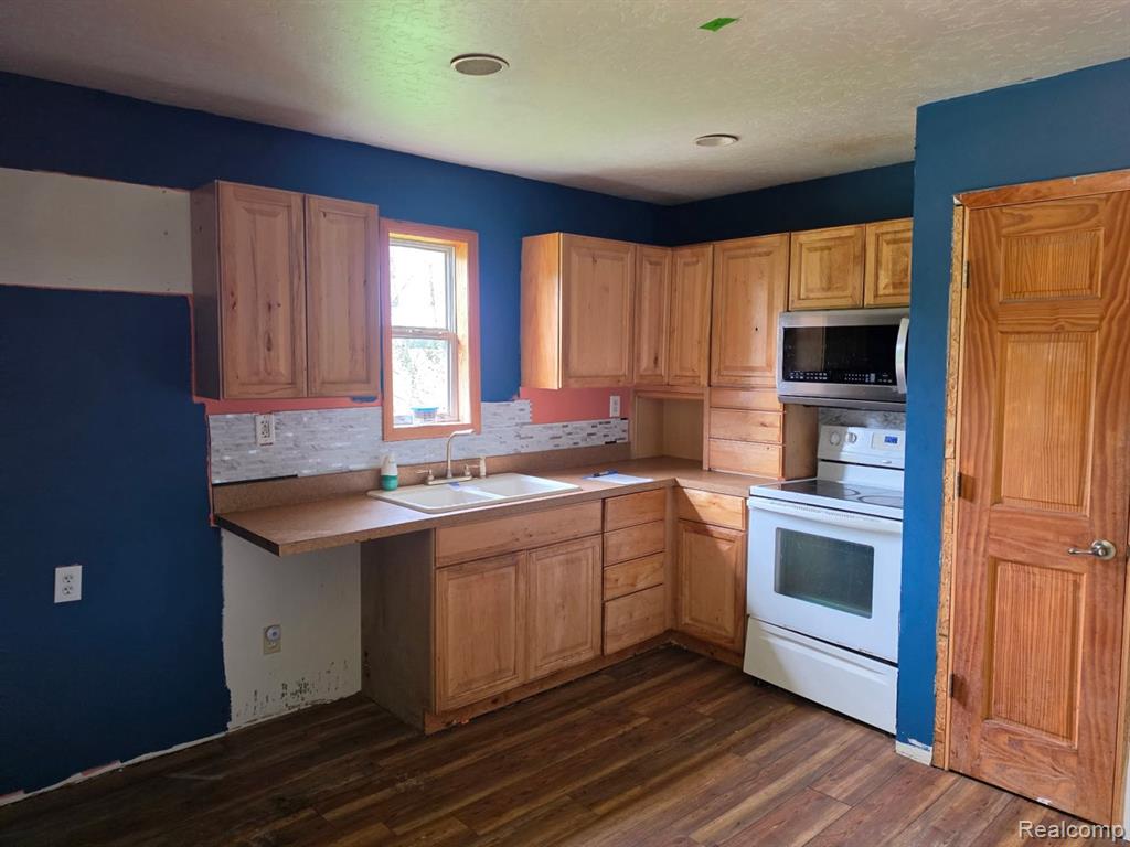 8900 Edward Road Fostoria, MI 48435 - Photo 2 of 16 Gallery Image 2