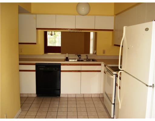 5329 Buckhead Circle, Unit 2030 Boca Raton, FL 33431 - Photo 4 of 10 Kitchen