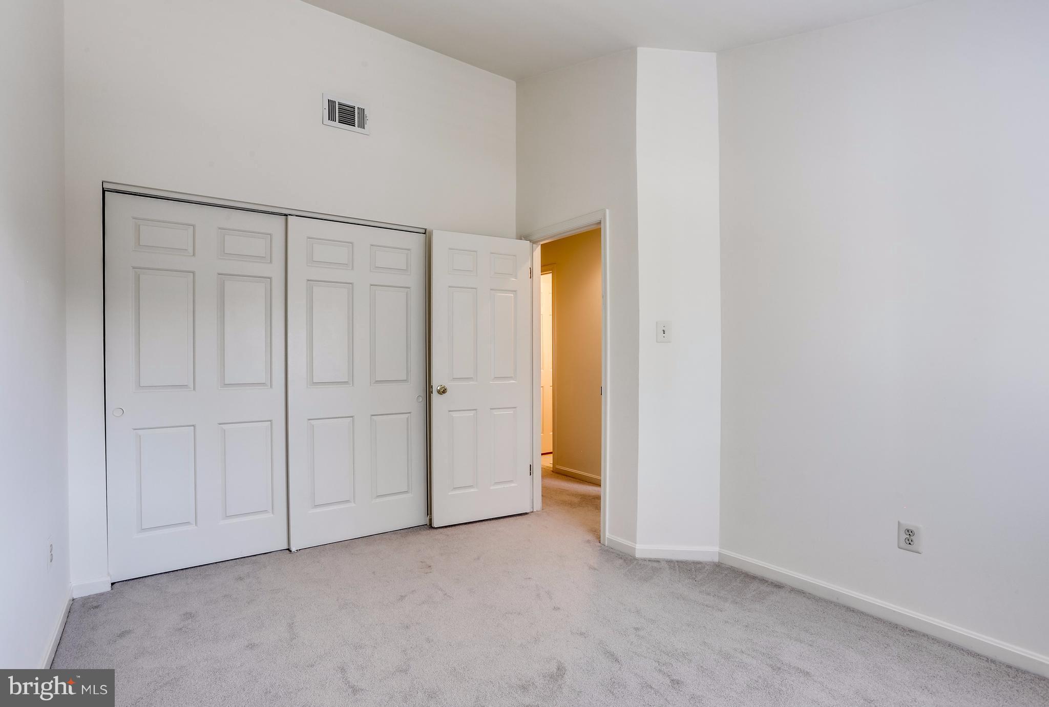 5217 Columbia Road, Unit 661 Columbia, MD 21044 - Photo 21 of 28 Bedroom #2 w/vaulted ceiling & ceiling fan