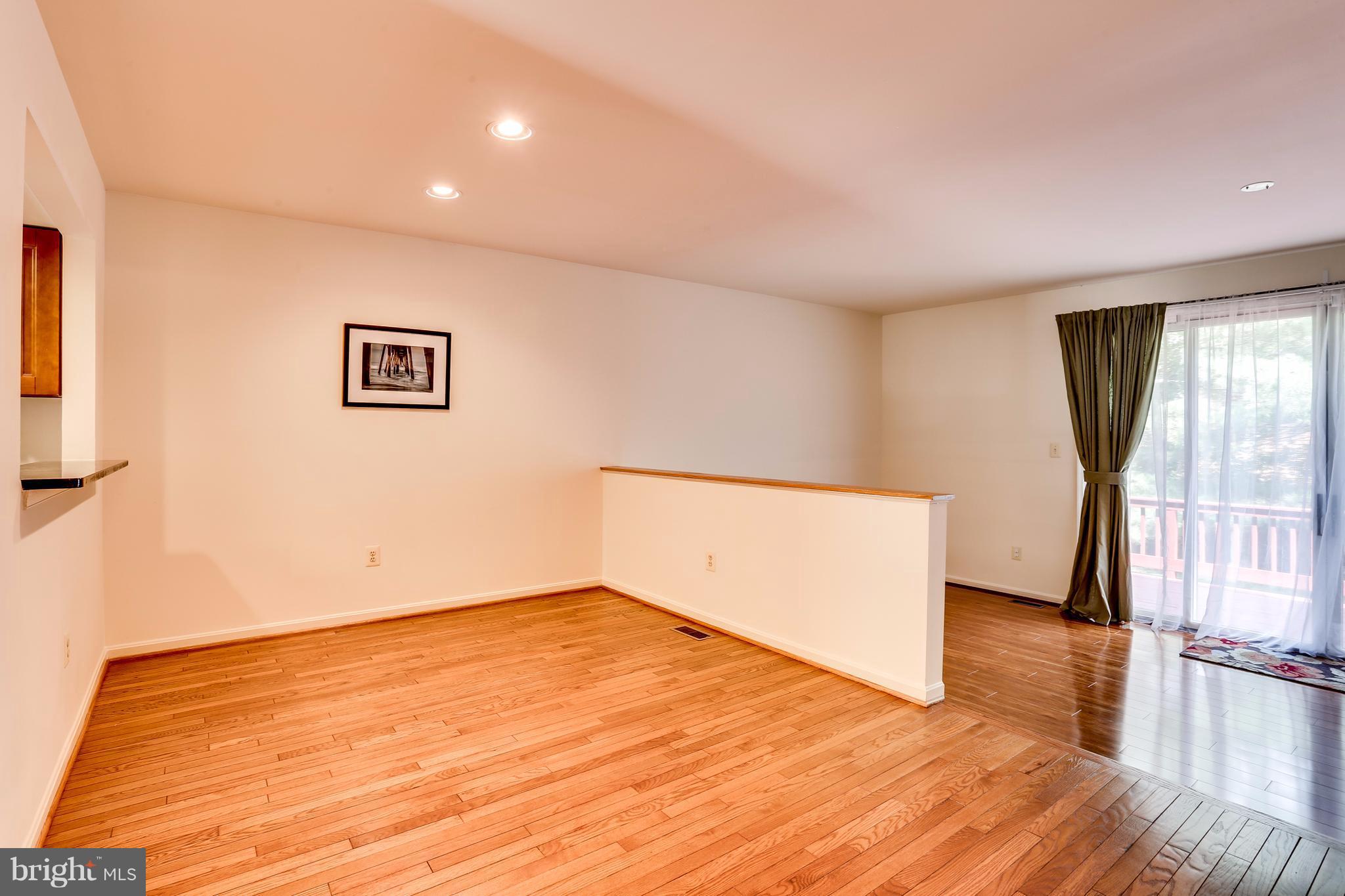 5217 Columbia Road, Unit 661 Columbia, MD 21044 - Photo 6 of 28 Dining Room- good size DR w/hardwood floor