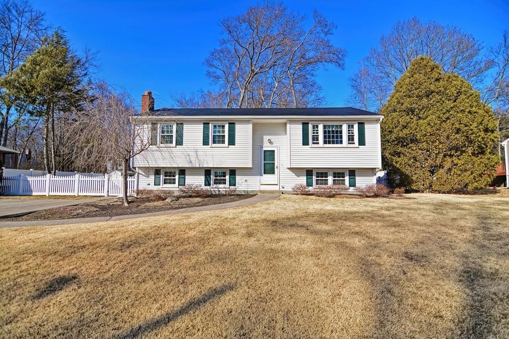 26 Meadow Road Medway, MA 02053 - Photo 3 of 33 Gallery Image 3