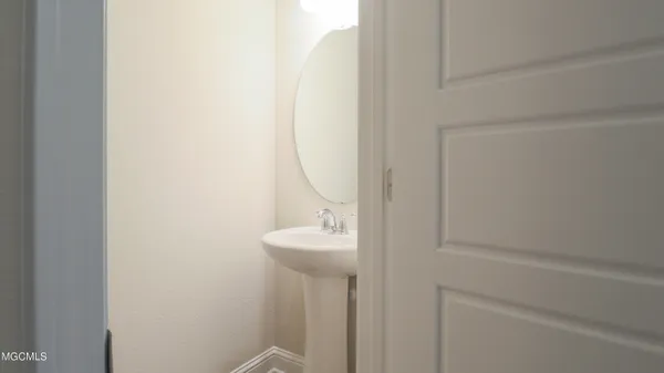 $2,250 | 10749 Chapelwood Drive, Gulfport, MS 39503