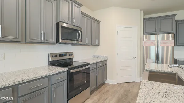 $2,250 | 10749 Chapelwood Drive, Gulfport, MS 39503