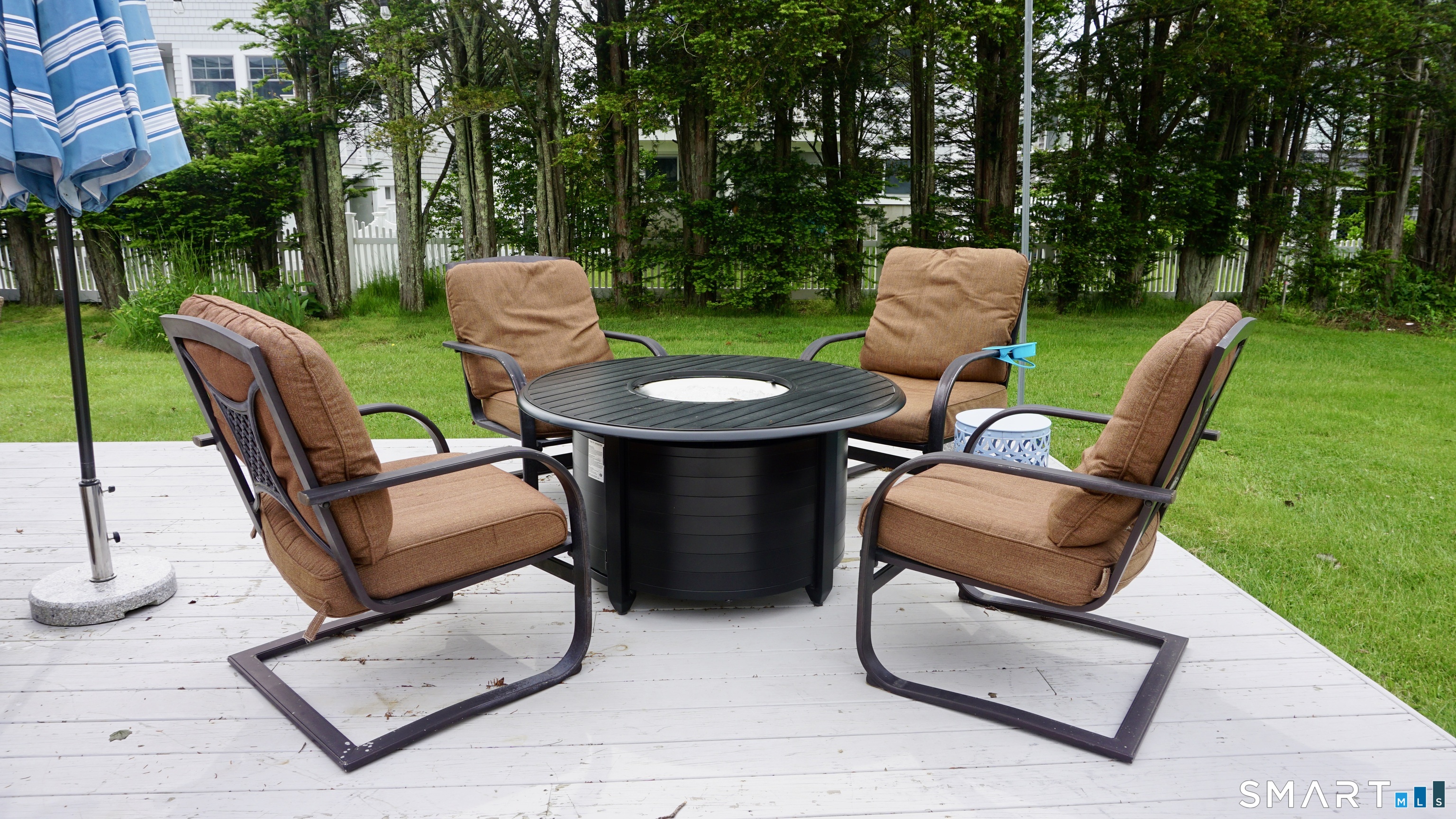 13 Pacific Street Groton, CT 06340 - Photo 23 of 31 a view of an outdoor sitting area in a yard
