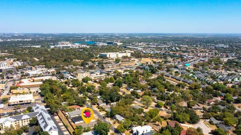 $880,000 | 2502 Audubon Place, Austin, TX 78741