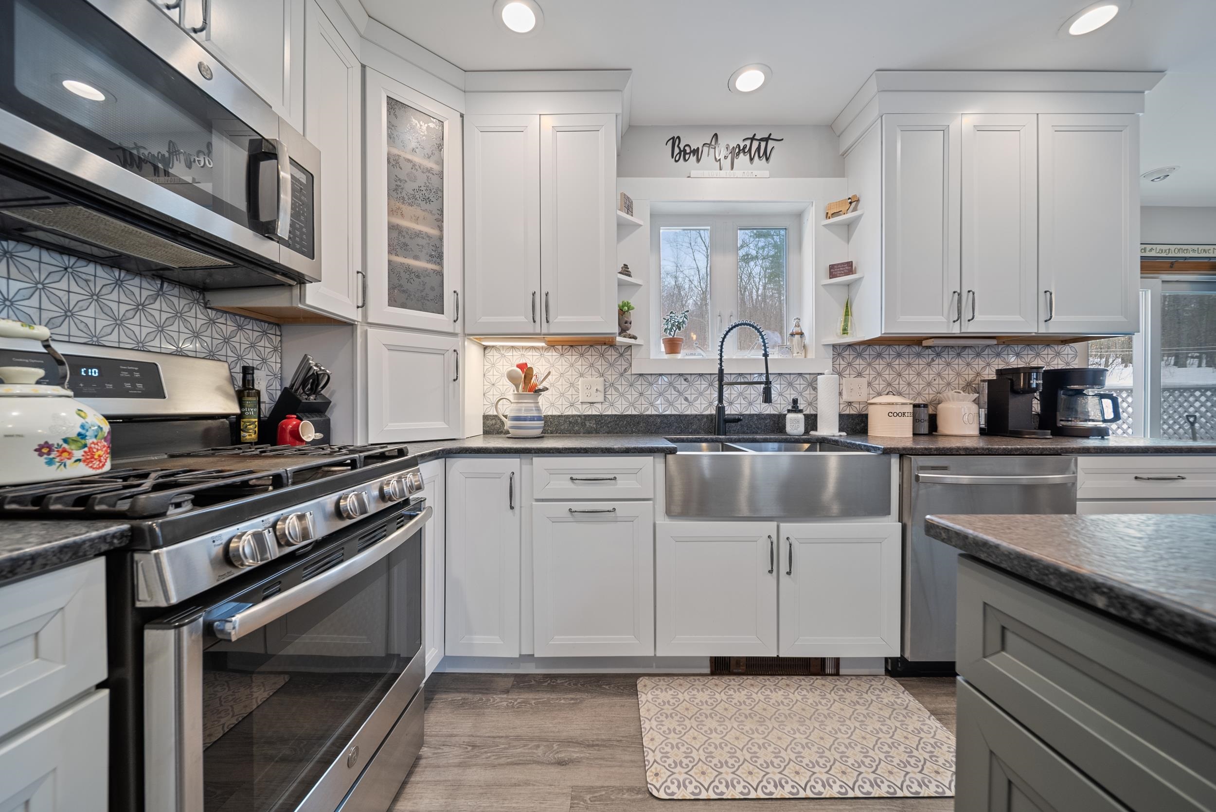 88 Old Town Rd Extension Epsom, NH 03234 - Photo 13 of 53