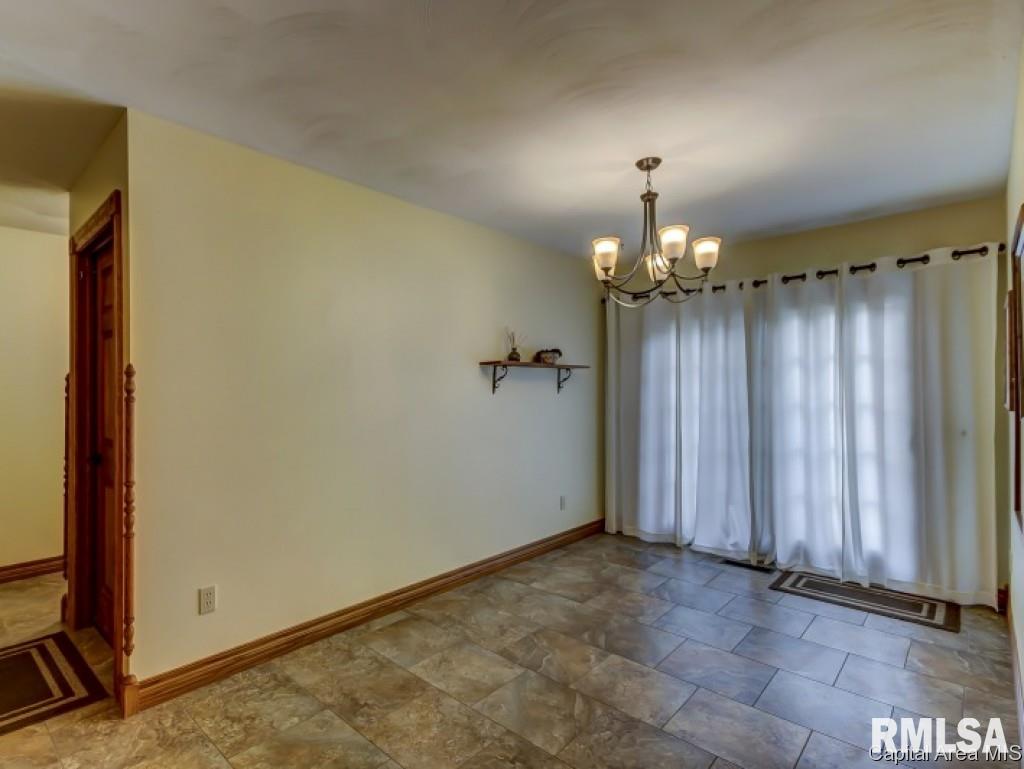 8125 Hunt Road Springfield, IL 62712 - Photo 12 of 27