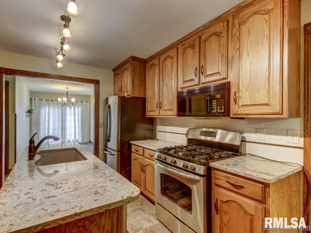 8125 Hunt Road Springfield, IL 62712 - Photo 7 of 27