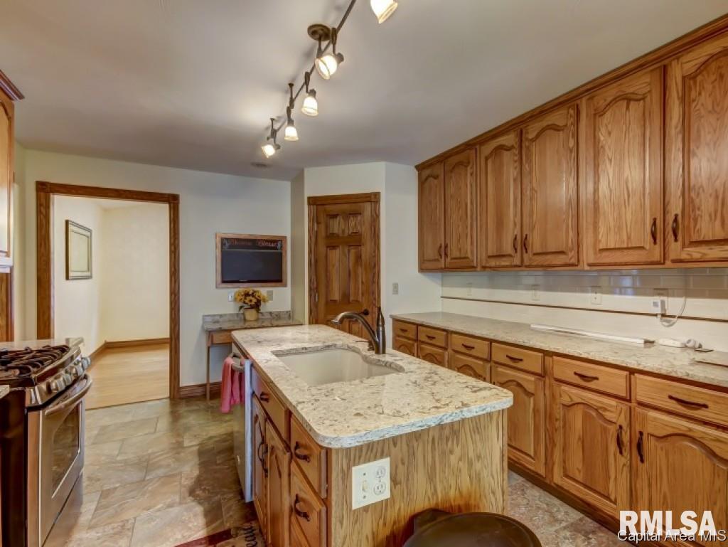8125 Hunt Road Springfield, IL 62712 - Photo 8 of 27