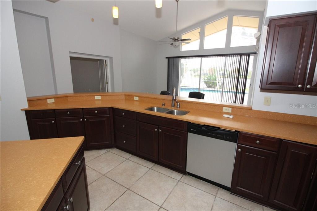 826 Grovesmere Loop Ocoee, FL 34761 - Photo 8 of 25 Gallery Image 8