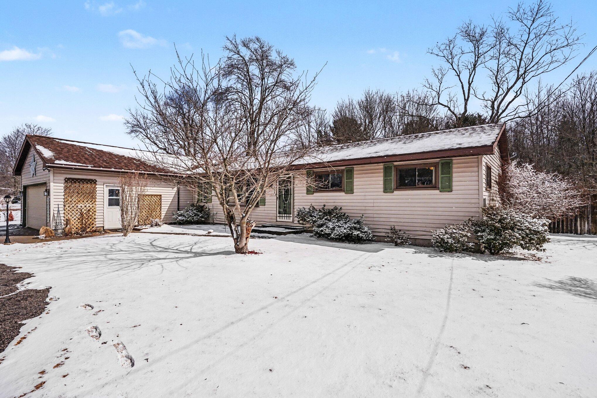 5686 Davis Road Norton Shores, MI 49441 - Photo 22 of 35 004_file_4927