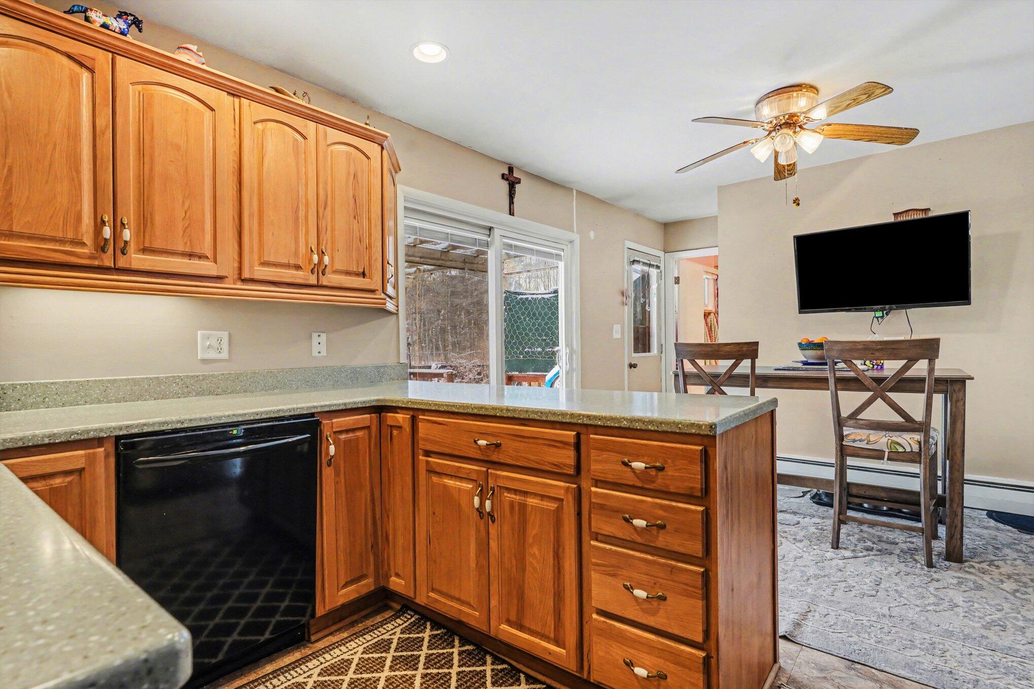 5686 Davis Road Norton Shores, MI 49441 - Photo 6 of 35 015_file_8145