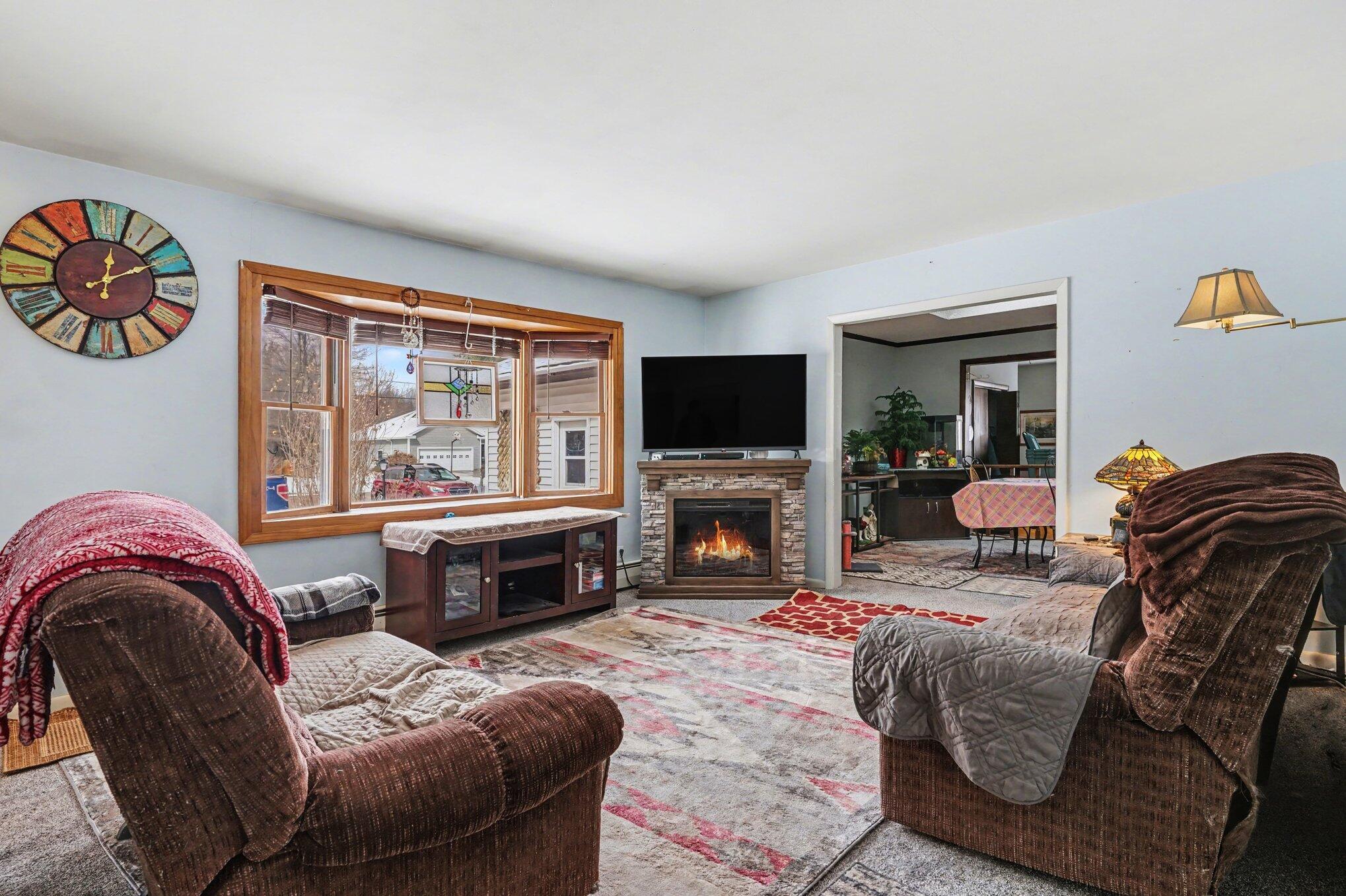 5686 Davis Road Norton Shores, MI 49441 - Photo 9 of 35 010_file_6642