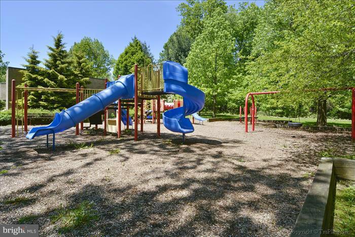 1601 Hopefield Road Silver Spring, MD 20905 - Photo 25 of 30 Community