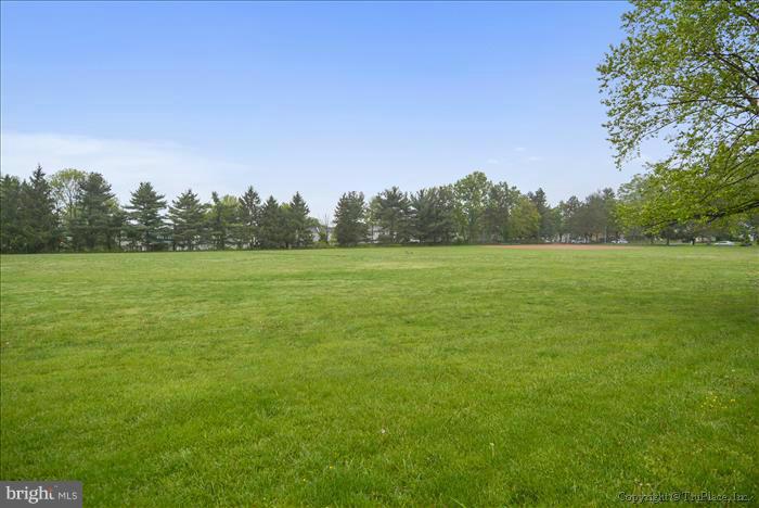 1601 Hopefield Road Silver Spring, MD 20905 - Photo 27 of 30 Community