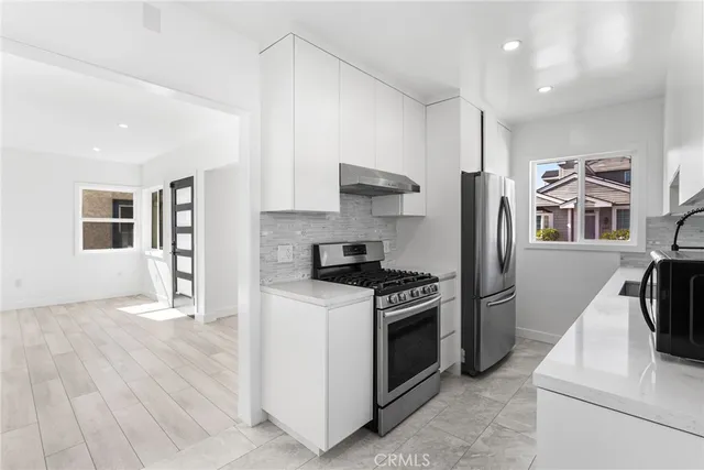 $3,700 | 324 13th Street, Seal Beach, CA 90740