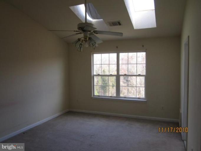 43544 Blacksmith Square Ashburn, VA 20147 - Photo 6 of 7 Master Bedroom