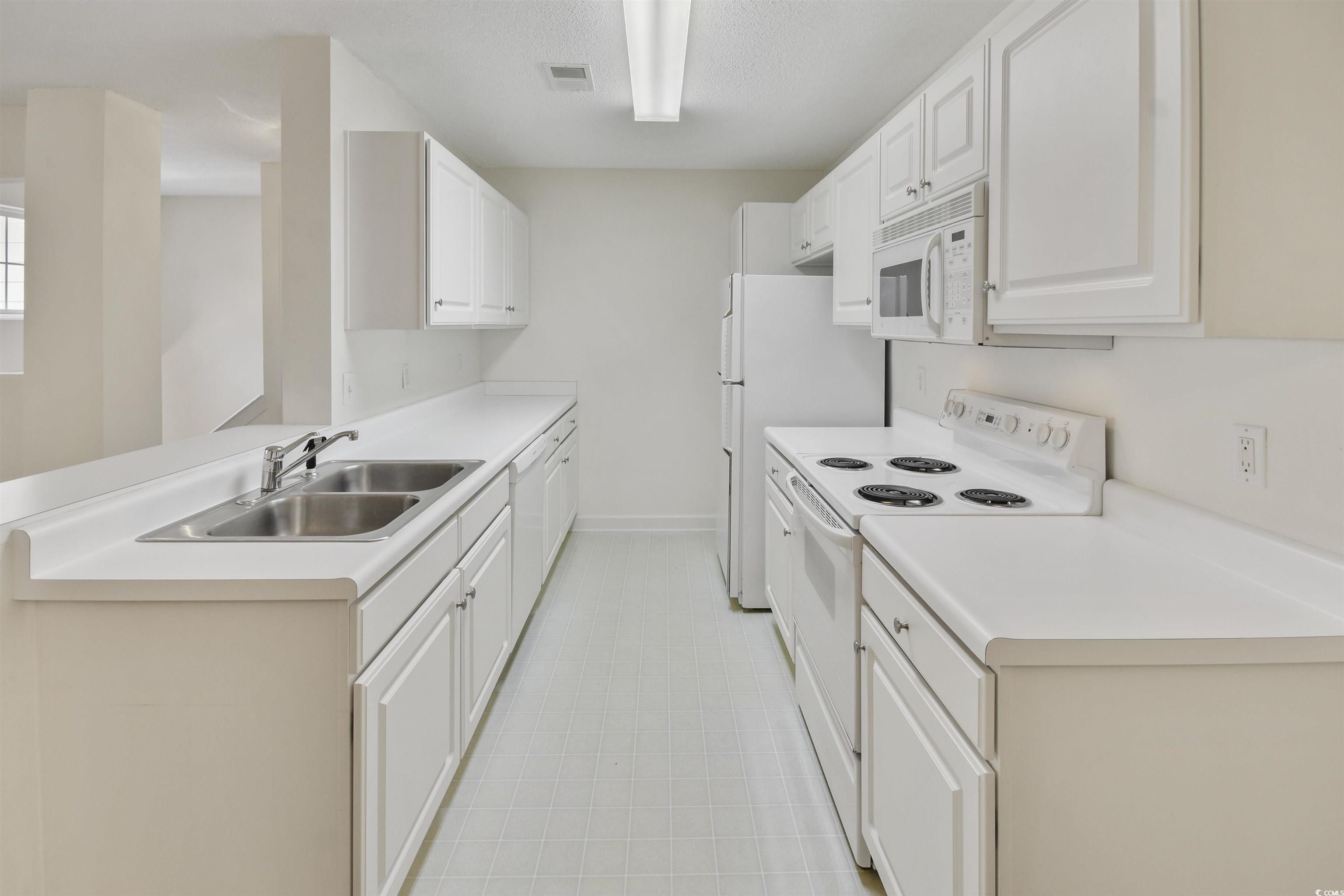 4374 Crepe Myrtle Court, Unit G Murrells Inlet, SC 29576 - Photo 7 of 28