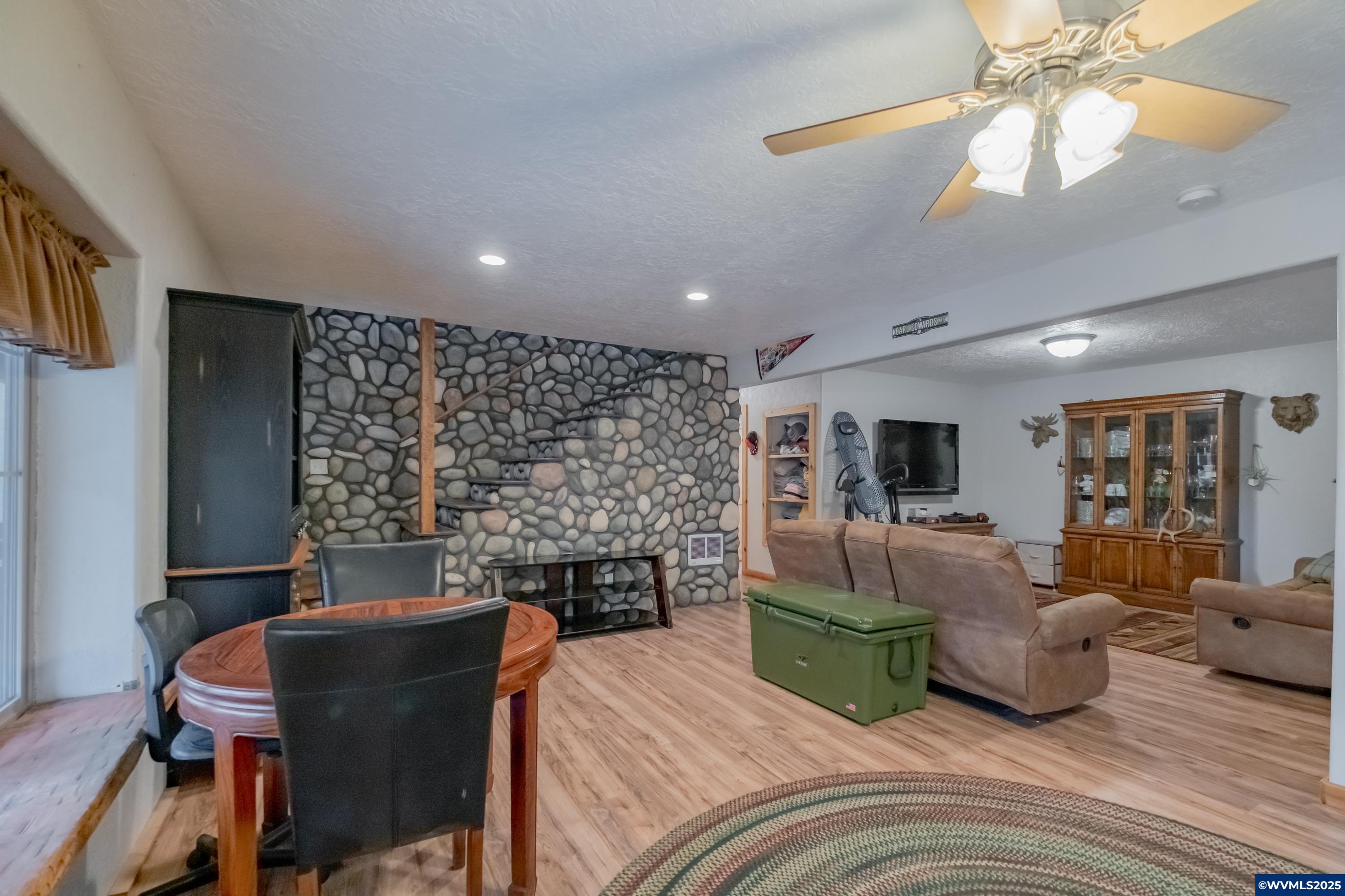 32583 Bellinger Scale Road Lebanon, OR 97355 - Photo 15 of 49 Gallery Image 15