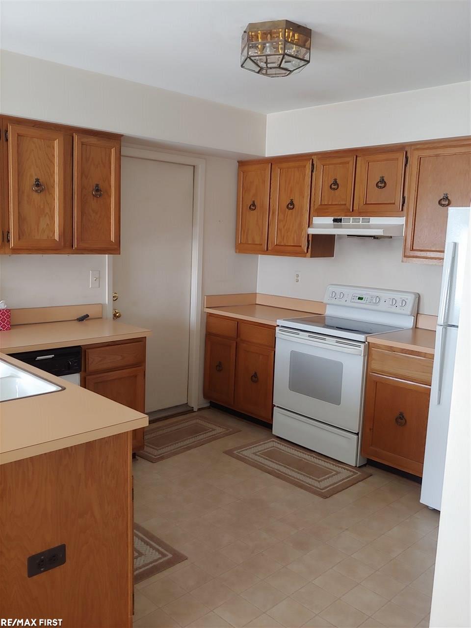 31874 Hoover Road Warren, MI 48093 - Photo 13 of 36