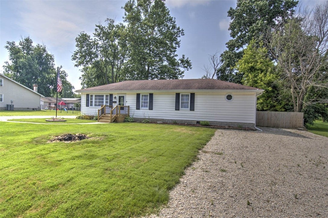 3 West Westway Drive Decatur, IL 62522 - Photo 3 of 24 Gallery Image 3