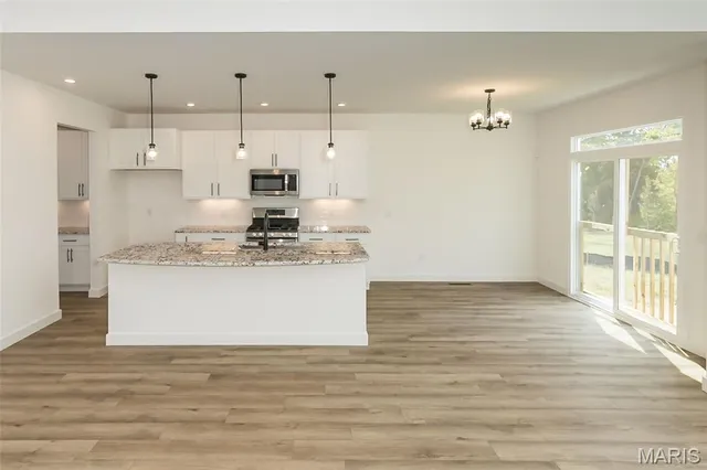 $619,900 | 157 Cardow Drive, O'Fallon, MO 63368