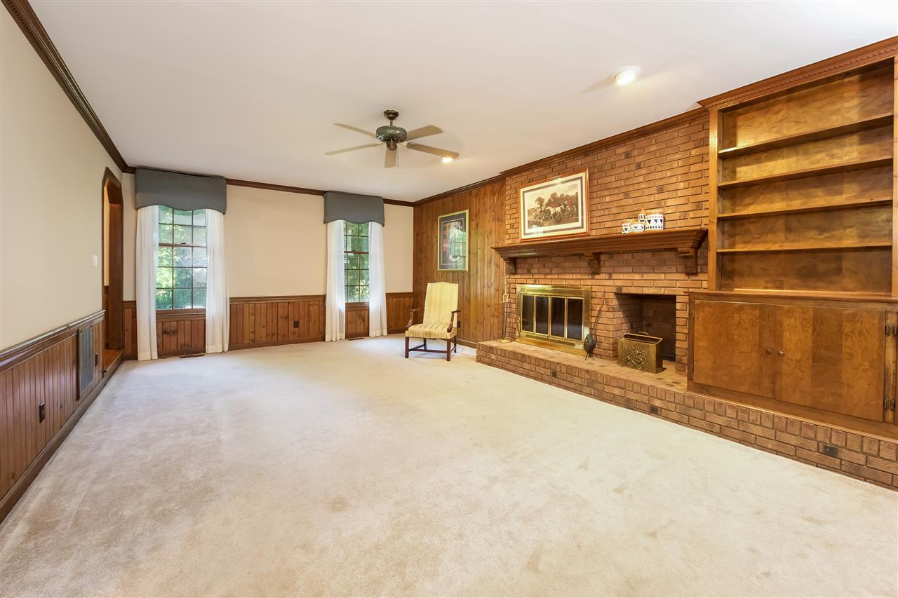 8312 Castine Court Raleigh, NC 27613 - Photo 3 of 24 Living Room