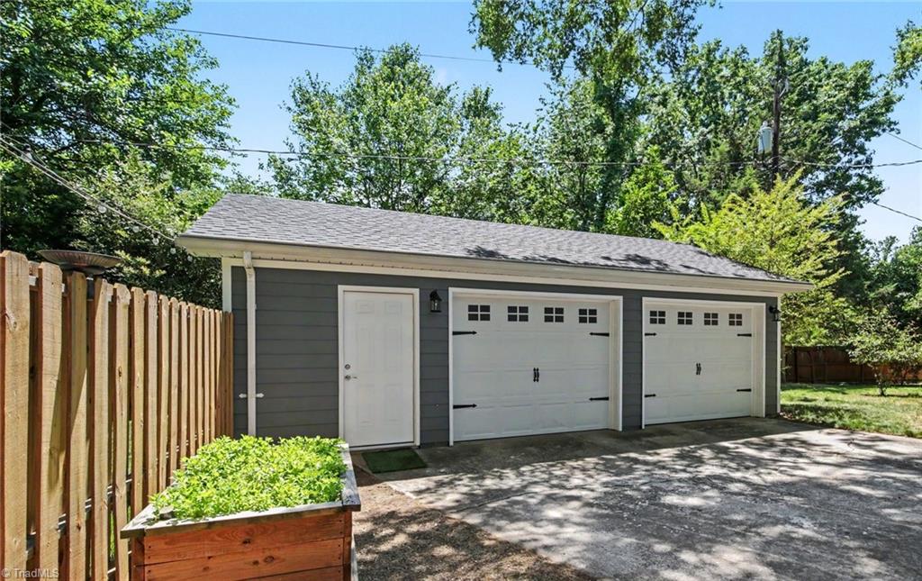 4517 Tower Road Greensboro, NC 27410 - Photo 32 of 35 Garage with workshop