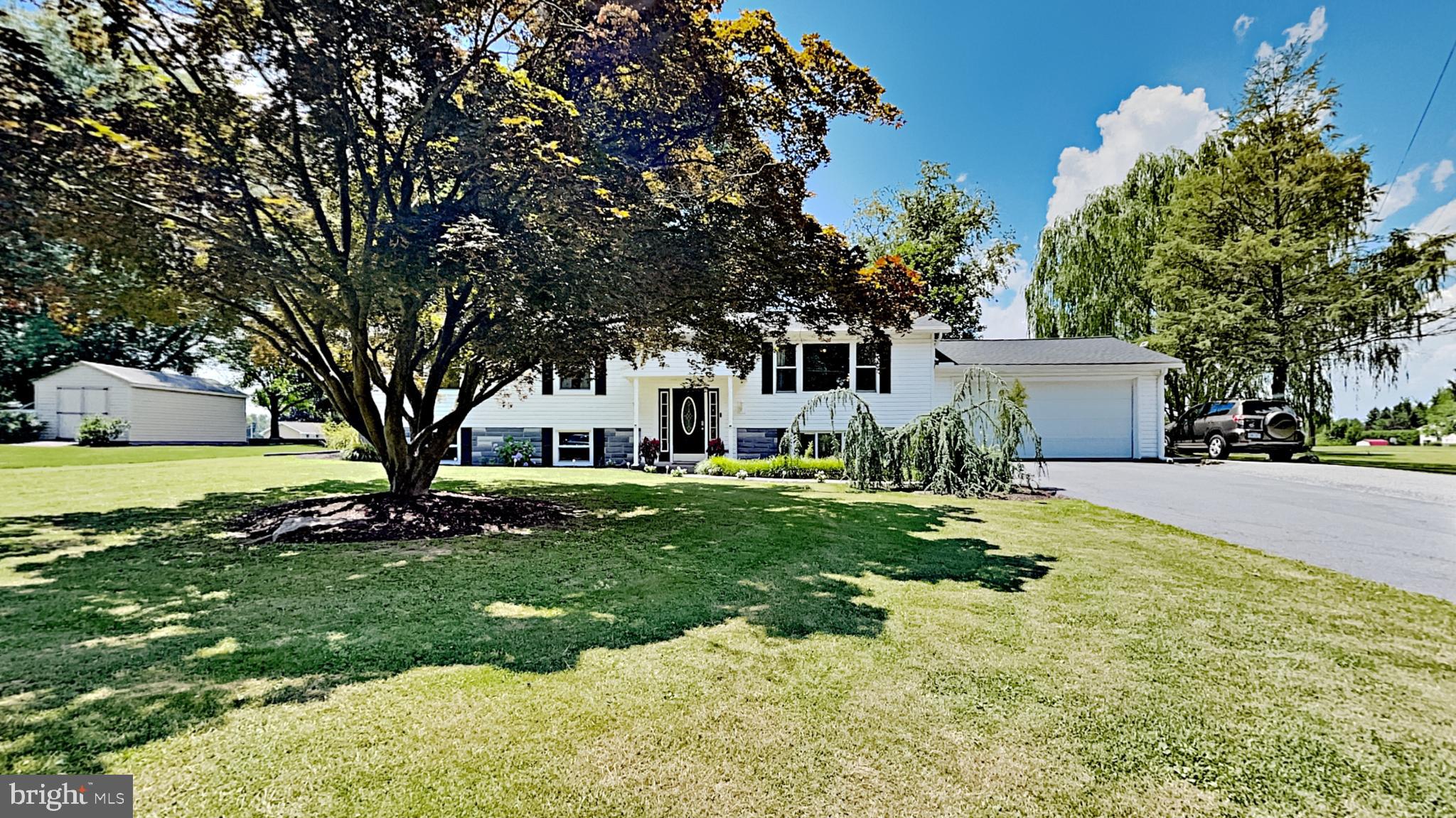 904 Ebenezer Road Middletown, PA 17057 - Photo 2 of 38